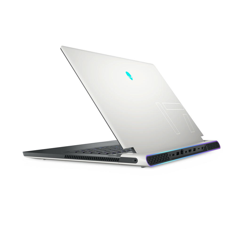 Alienware x17 R1 ? 17.3" FHD ? Intel Core i7-11800H ? 16GB RAM ? NVIDIA GeForce RTX 3070 ? 2TB SSD + 256GB SSD ? Lunar Light