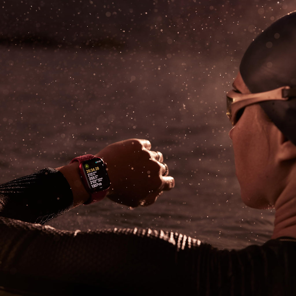 Apple Watch Series 9 (GPS + Cellular) ? 45mm Gold Stainless Steel Case w/ Gold Milanese Loop ? Gold ? MRMU3LW/A (2023)