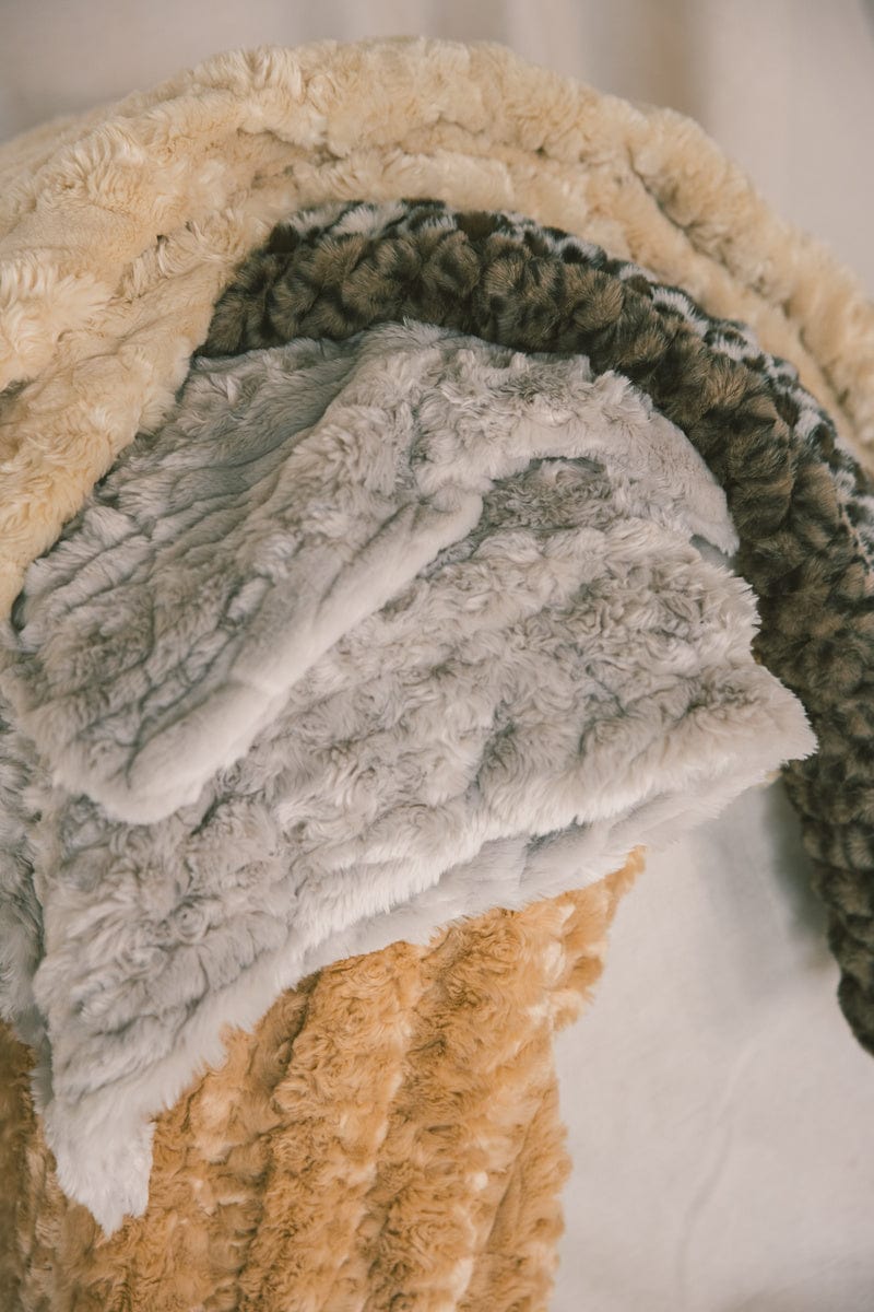 Hugs Leo Blanket