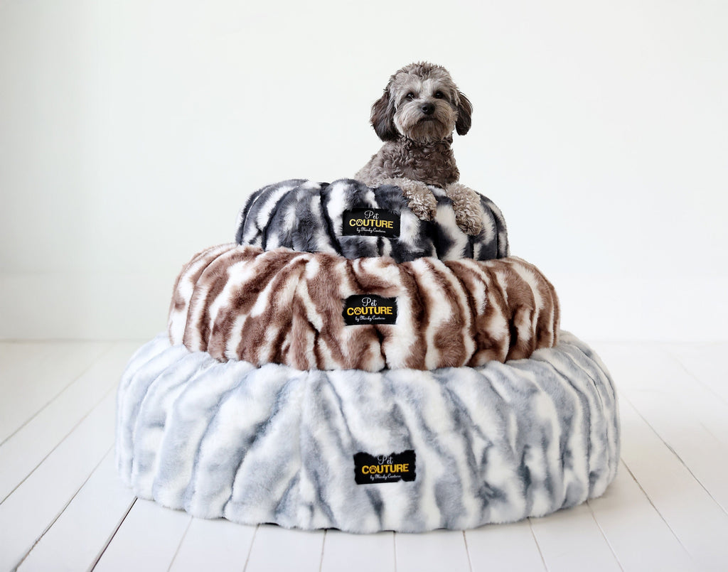 Cloudy Day Black Pet Bed