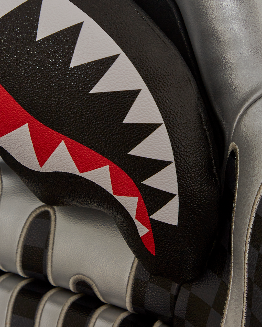 GHOST DRIP SHARK CHAIR