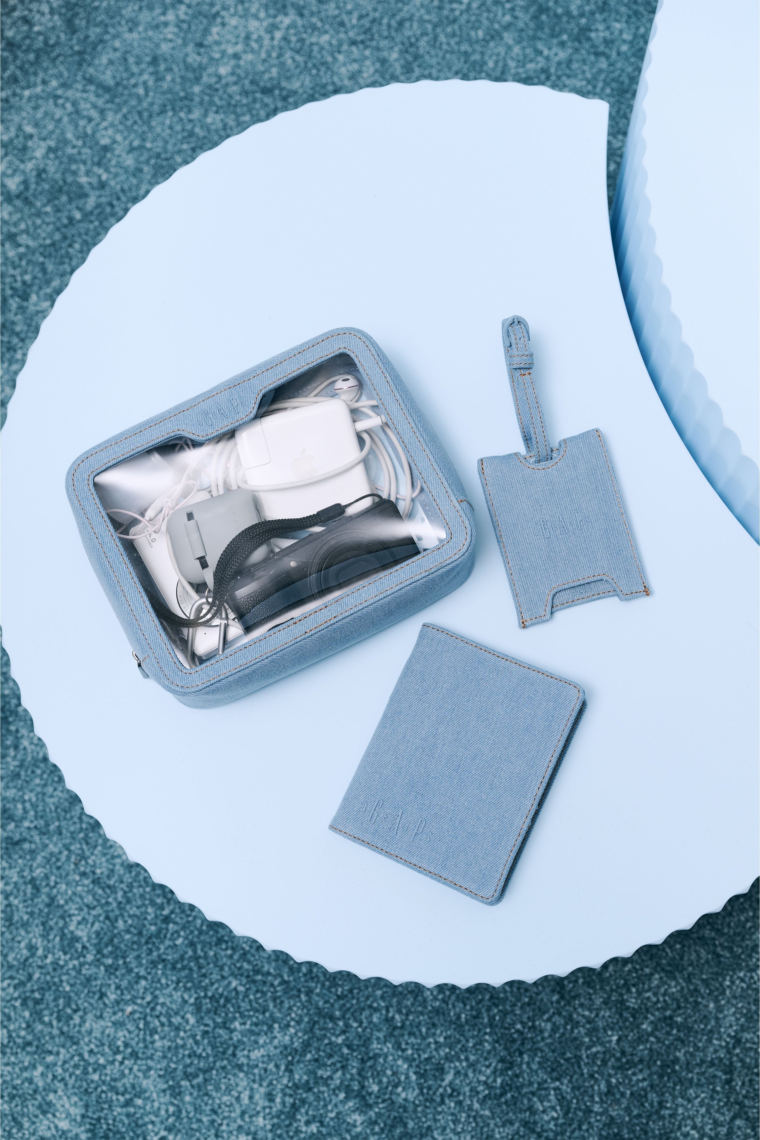Gap x B�IS The Passport & Luggage Tag Set in Denim Blue