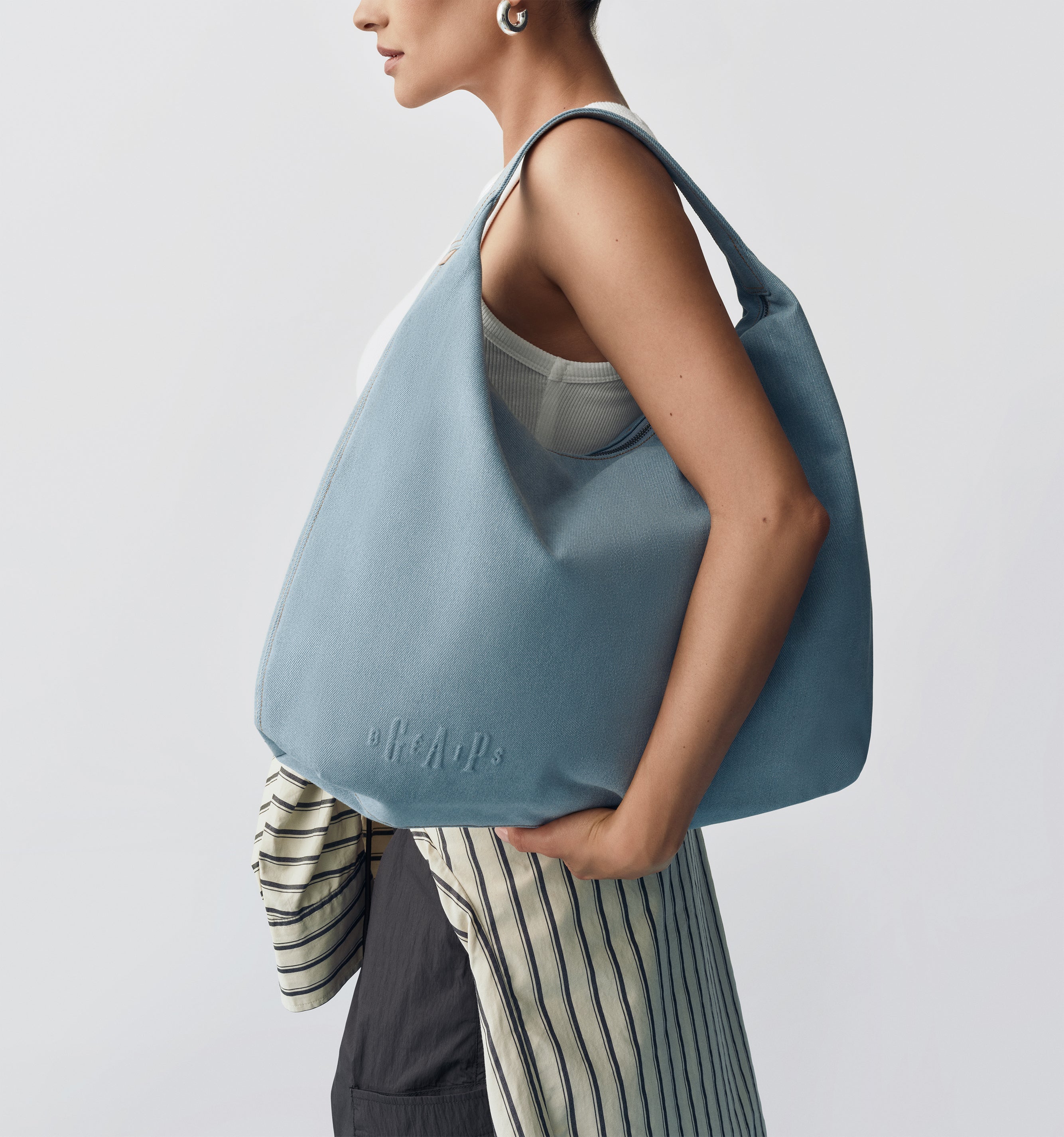Gap x B�IS The Shoulder Tote in Denim Blue