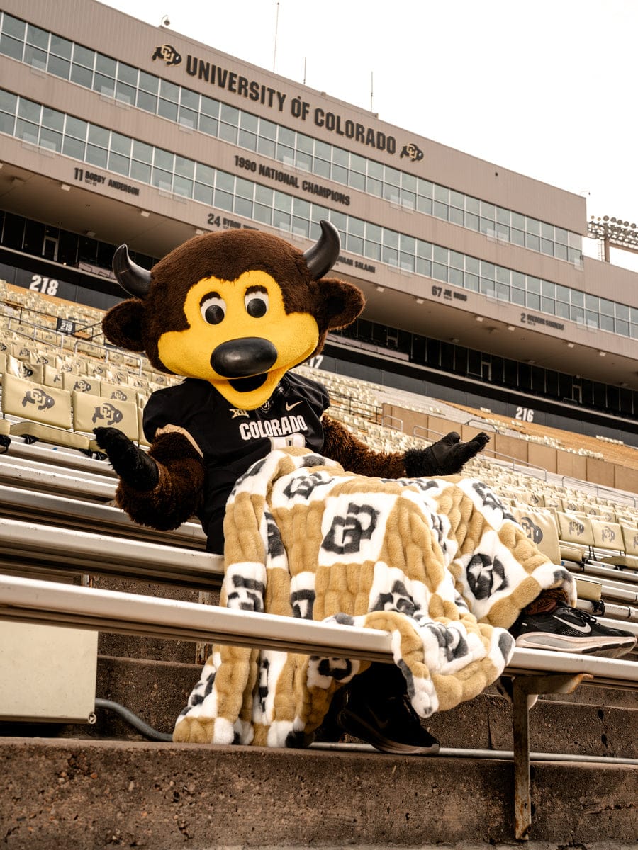 Colorado Buffaloes Blanket - Hugs