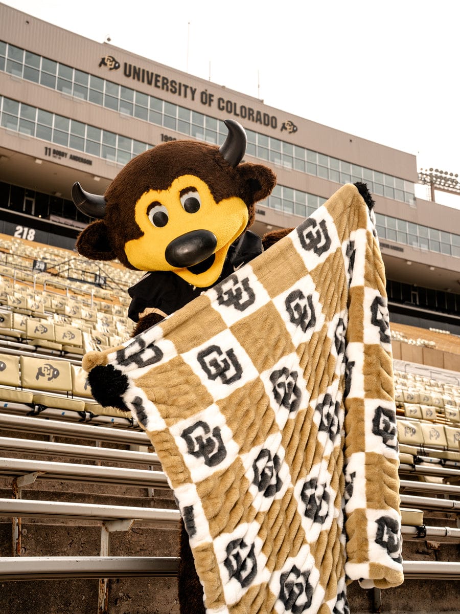 Colorado Buffaloes Blanket - Hugs